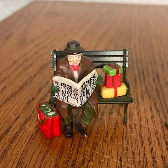 Dept 56 Heritage Village Collection Rest Ye Merry Gentleman #5540-9 Original Box - Picture 2 of 5